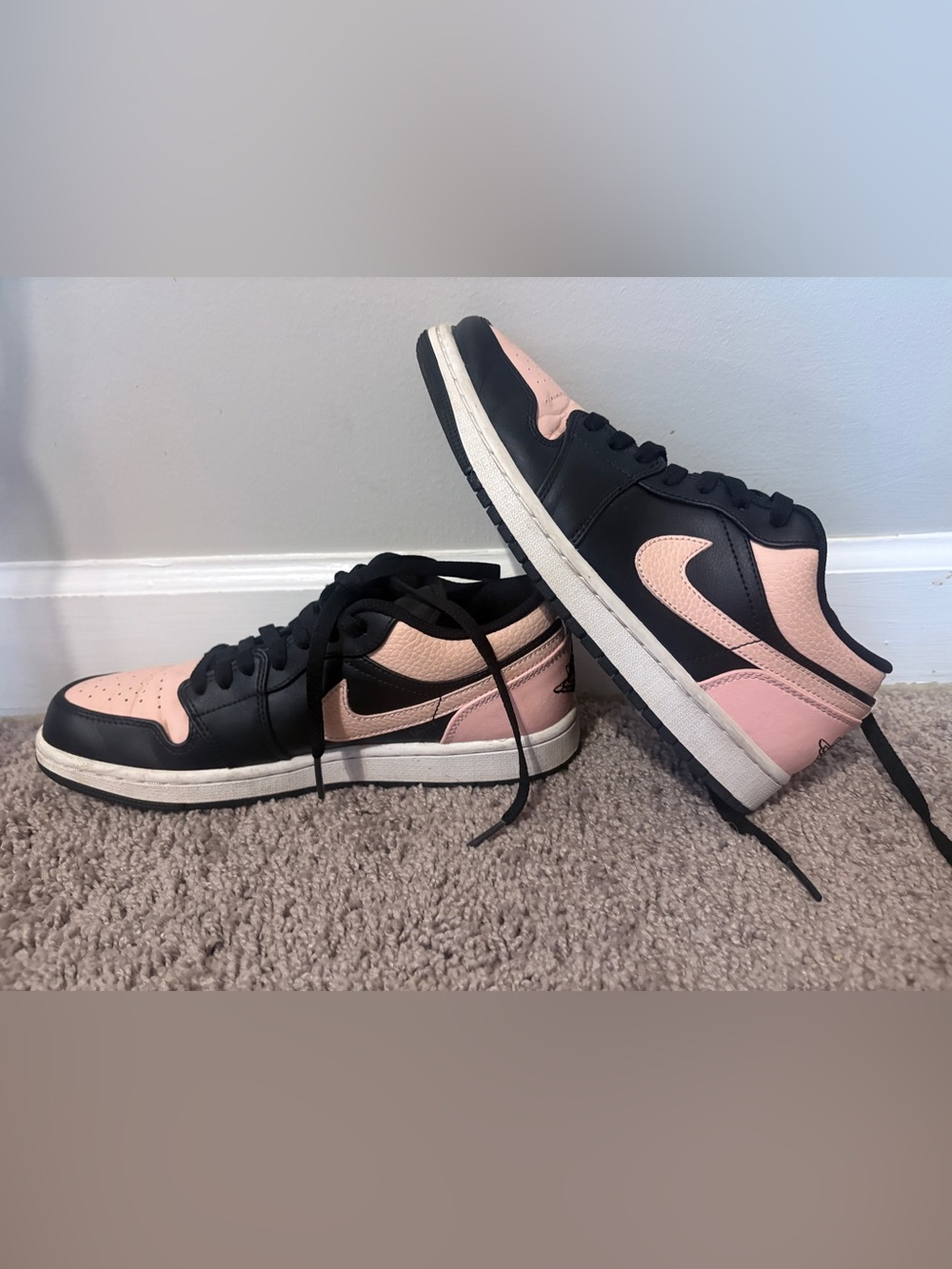 Black and Pink Low-Top Air Jordan 1